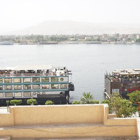 Merry Land Hotel & Roof Top Nile Restaurant Луксор Экстерьер фото