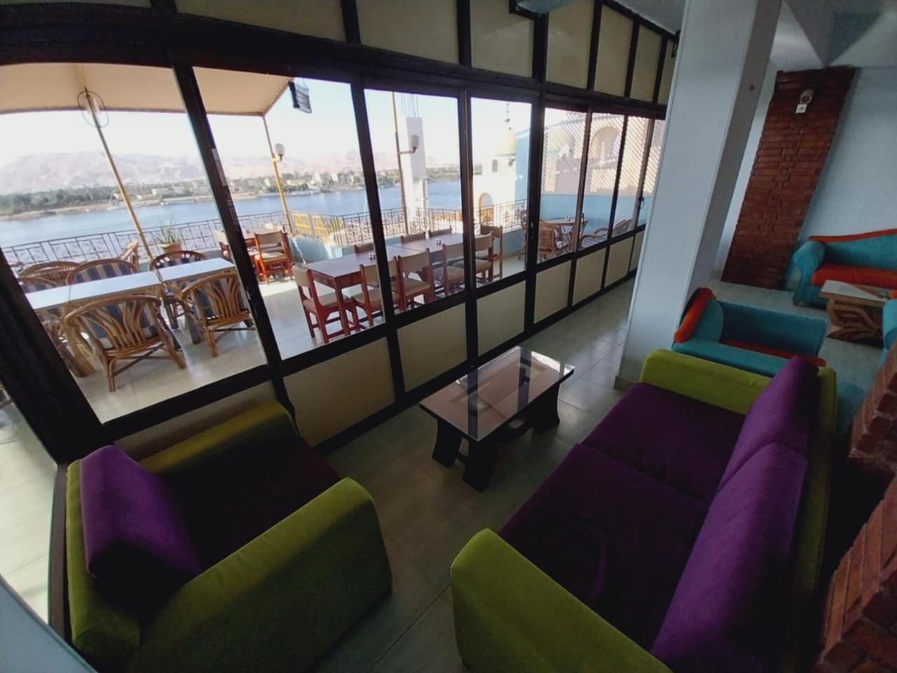 Merry Land Hotel & Roof Top Nile Restaurant Луксор Экстерьер фото