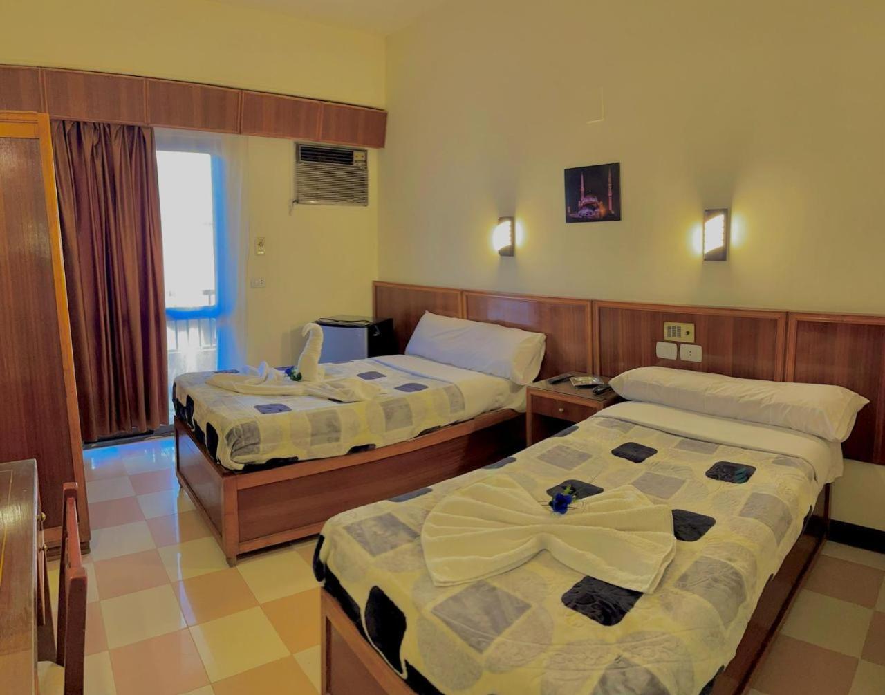 Merry Land Hotel & Roof Top Nile Restaurant Луксор Экстерьер фото