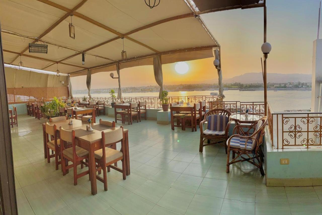 Merry Land Hotel & Roof Top Nile Restaurant Луксор Экстерьер фото