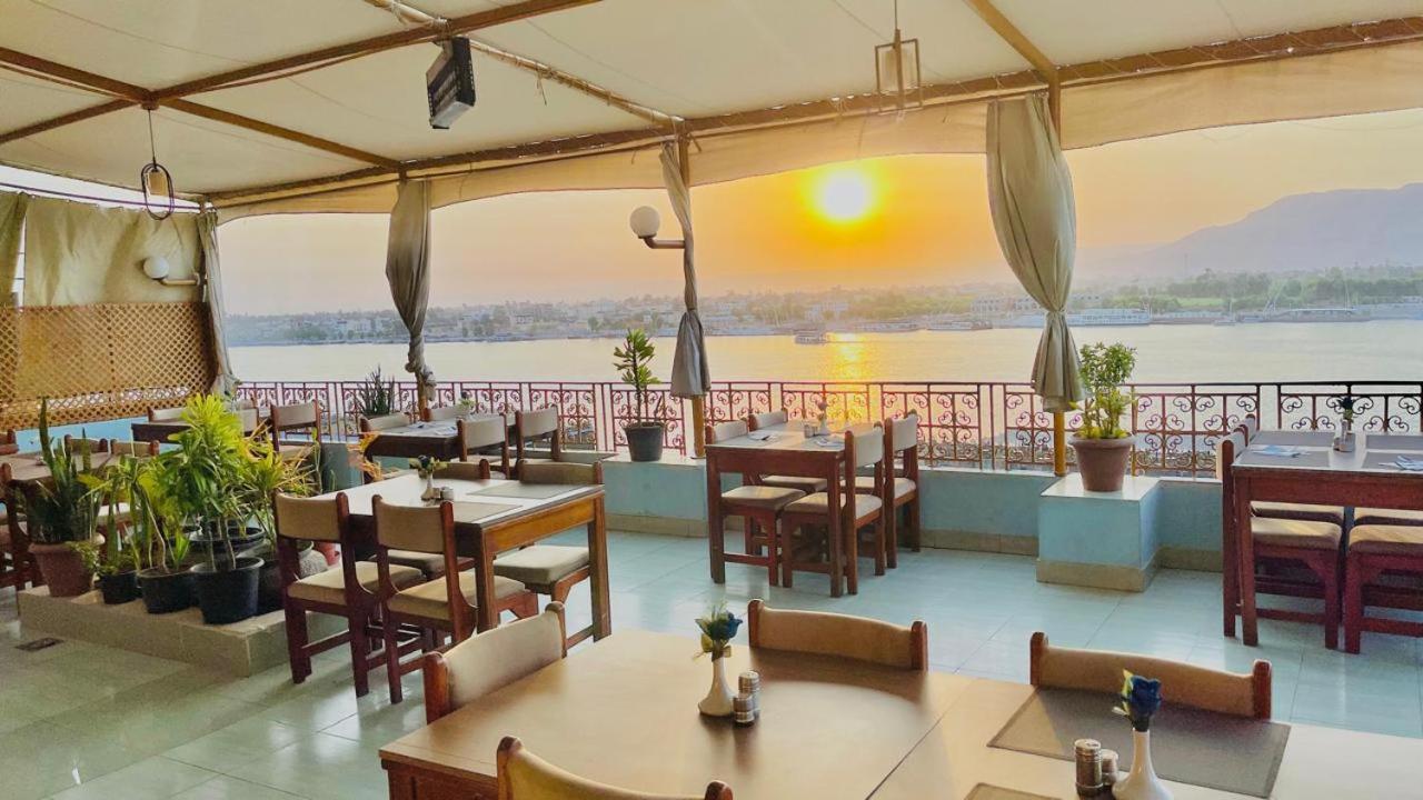 Merry Land Hotel & Roof Top Nile Restaurant Луксор Экстерьер фото
