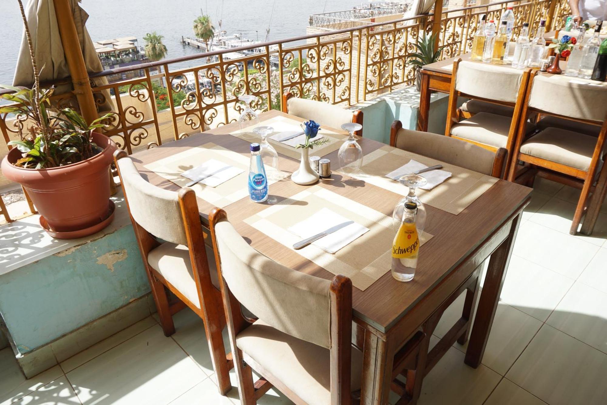 Merry Land Hotel & Roof Top Nile Restaurant Луксор Экстерьер фото