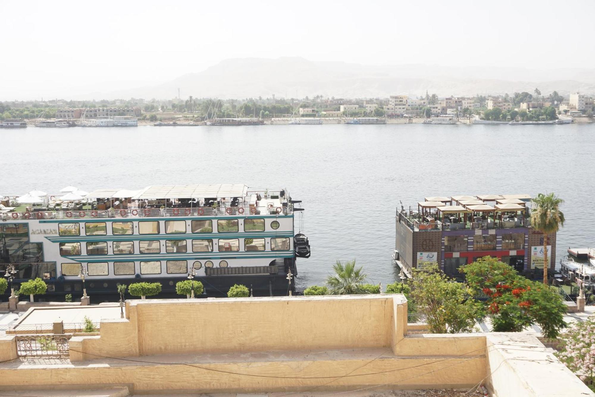 Merry Land Hotel & Roof Top Nile Restaurant Луксор Экстерьер фото