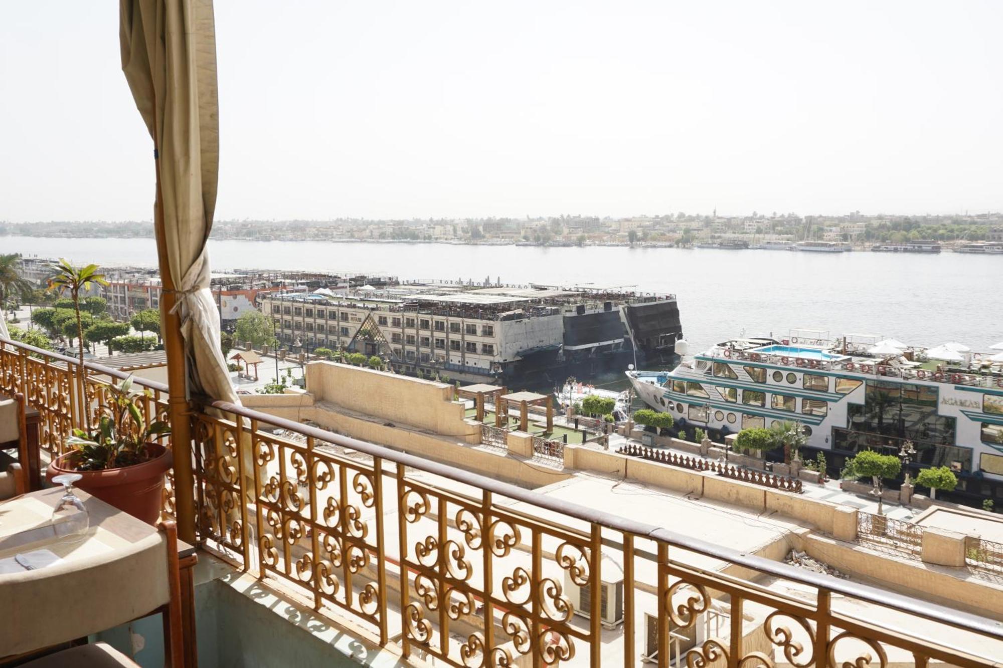 Merry Land Hotel & Roof Top Nile Restaurant Луксор Экстерьер фото