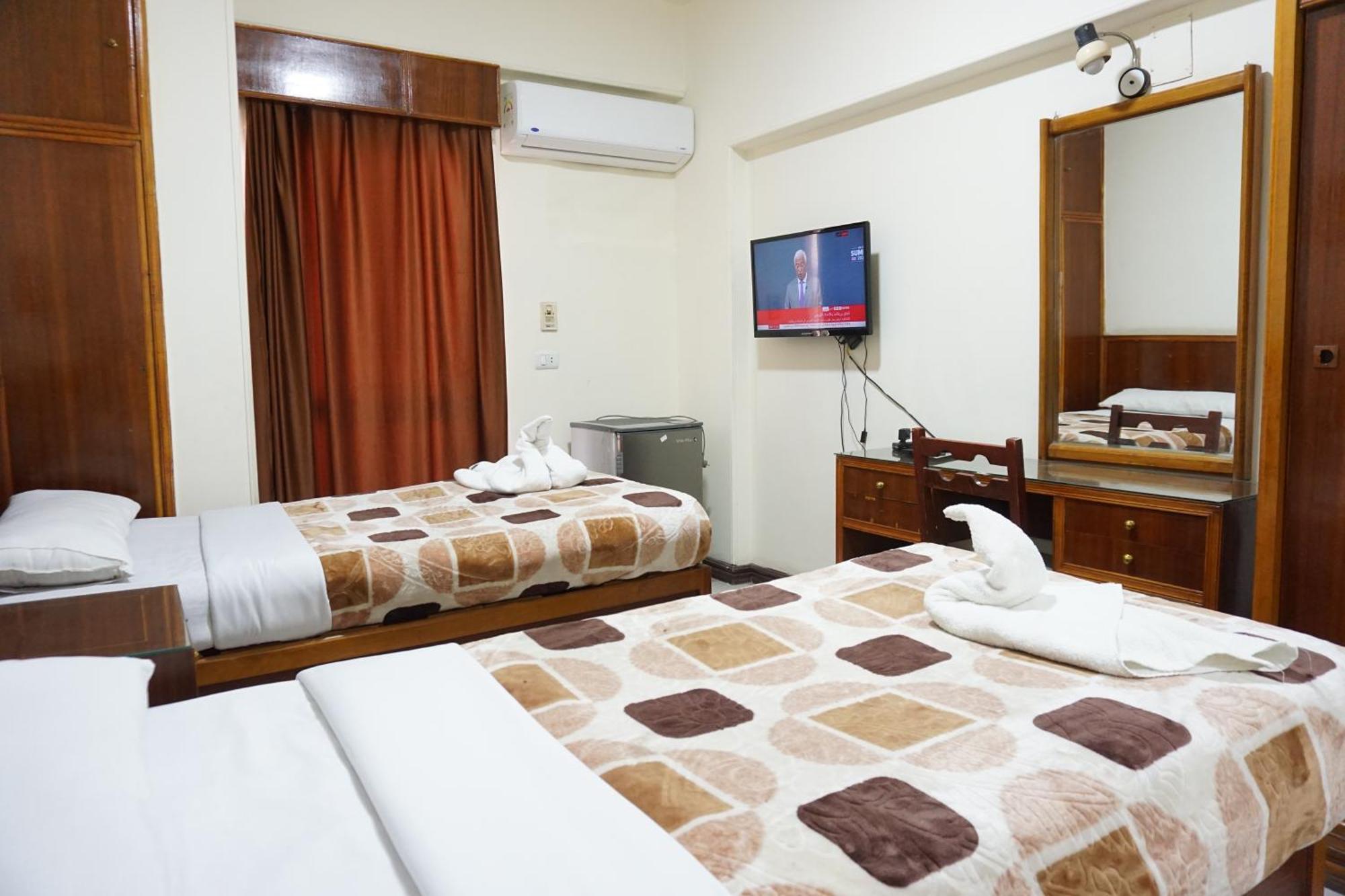 Merry Land Hotel & Roof Top Nile Restaurant Луксор Экстерьер фото