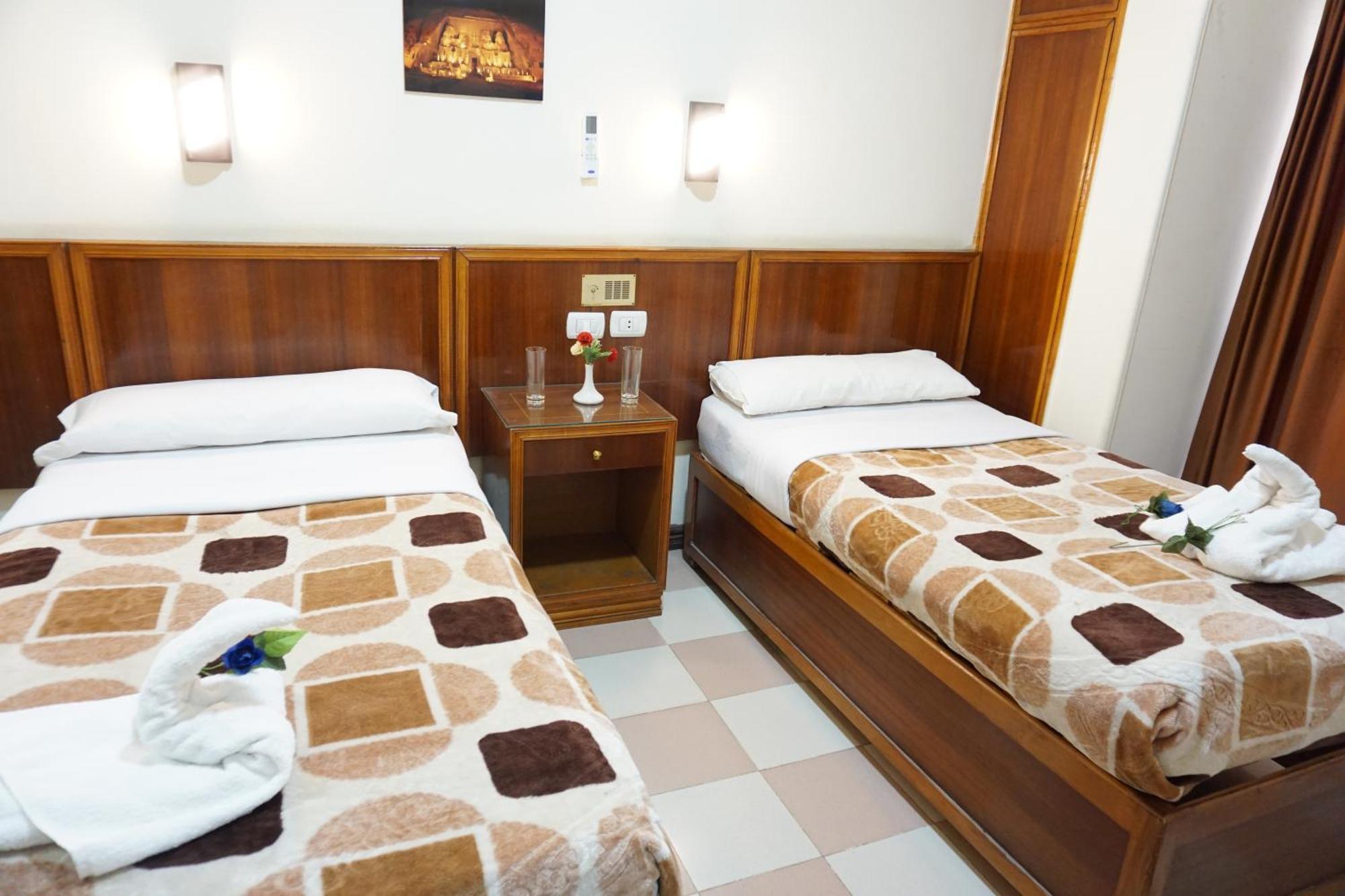 Merry Land Hotel & Roof Top Nile Restaurant Луксор Экстерьер фото